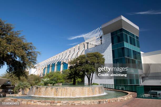 architecture of henry b. gonzalez convention center in san antonio - flora gonzalez stock pictures, royalty-free photos & images