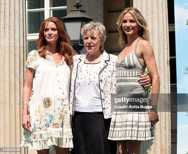 Esther Schweins, Marie-Luise Marjan and Cameron Diaz