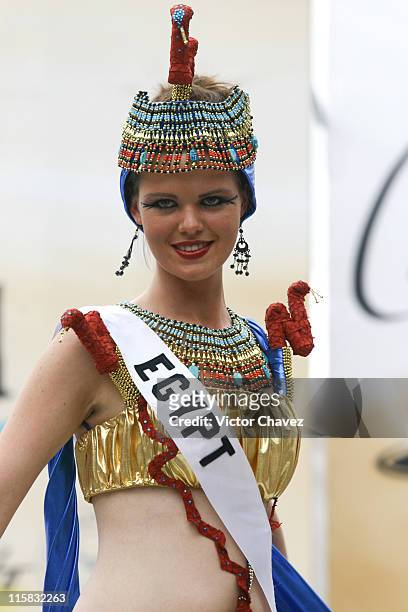 Ehsan Hatem, Miss Universe Egypt 2007 wearing national costume