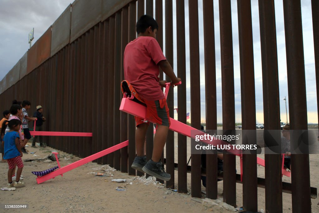 TOPSHOT-MEXICO-US-MIGRANTS