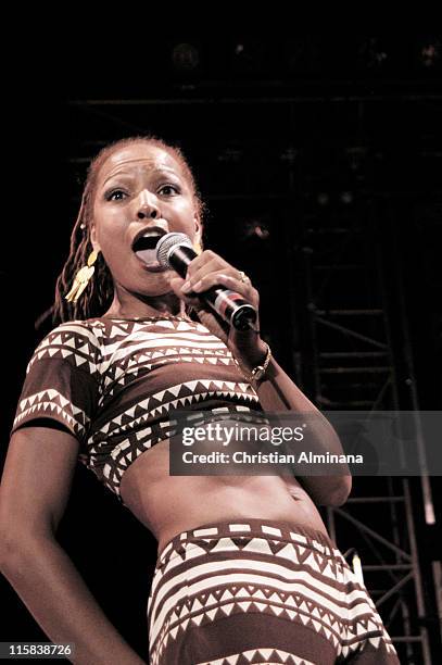 Performing on stage Lalah Hathaway , Lisa Simone and Milini Kahn , Nona Hendryx , Joyce Kennedy and Sandra St.Victor