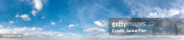 clouds in blue sky - panoramica foto e immagini stock