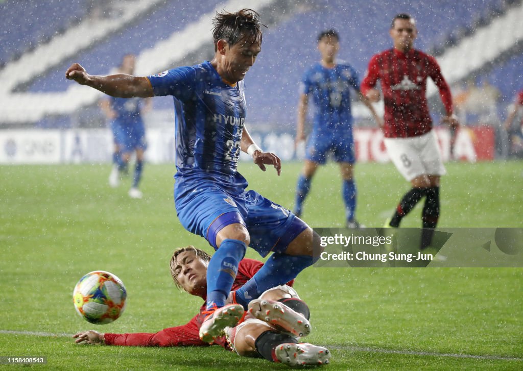 Ulsan Hyundai v Urawa Red Diamonds - AFC Champions League Round of 16 2nd Leg