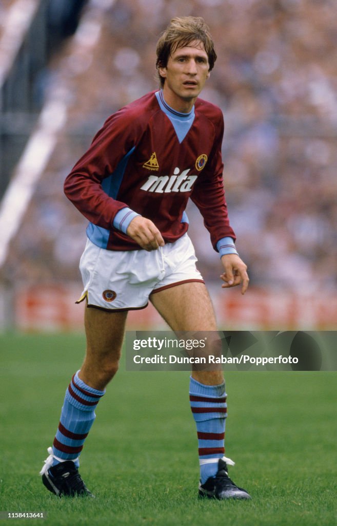 Newcastle United v Aston Villa - Canon League Division One