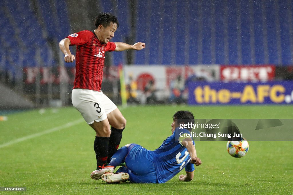 Ulsan Hyundai v Urawa Red Diamonds - AFC Champions League Round of 16 2nd Leg