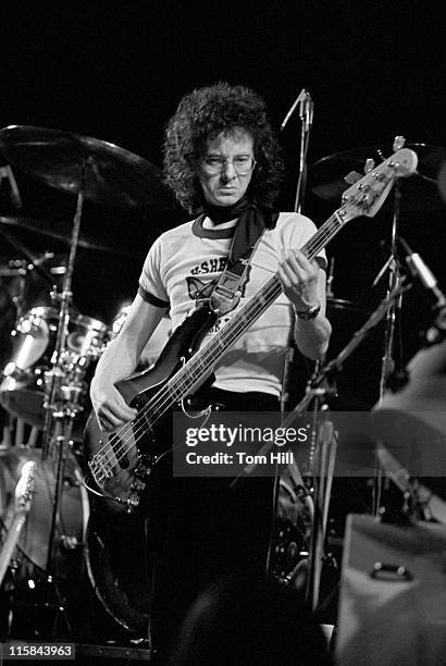 Bassist Noel Redding performs with his band at Alex Cooley's Electric Ballroom on March 31, 1976 in Atlanta, Georgia.