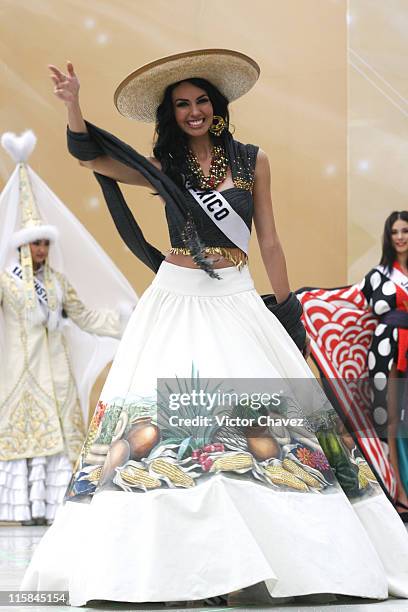 Rosa Maria Ojeda, Miss Universe Mexico 2007 wearing national costume