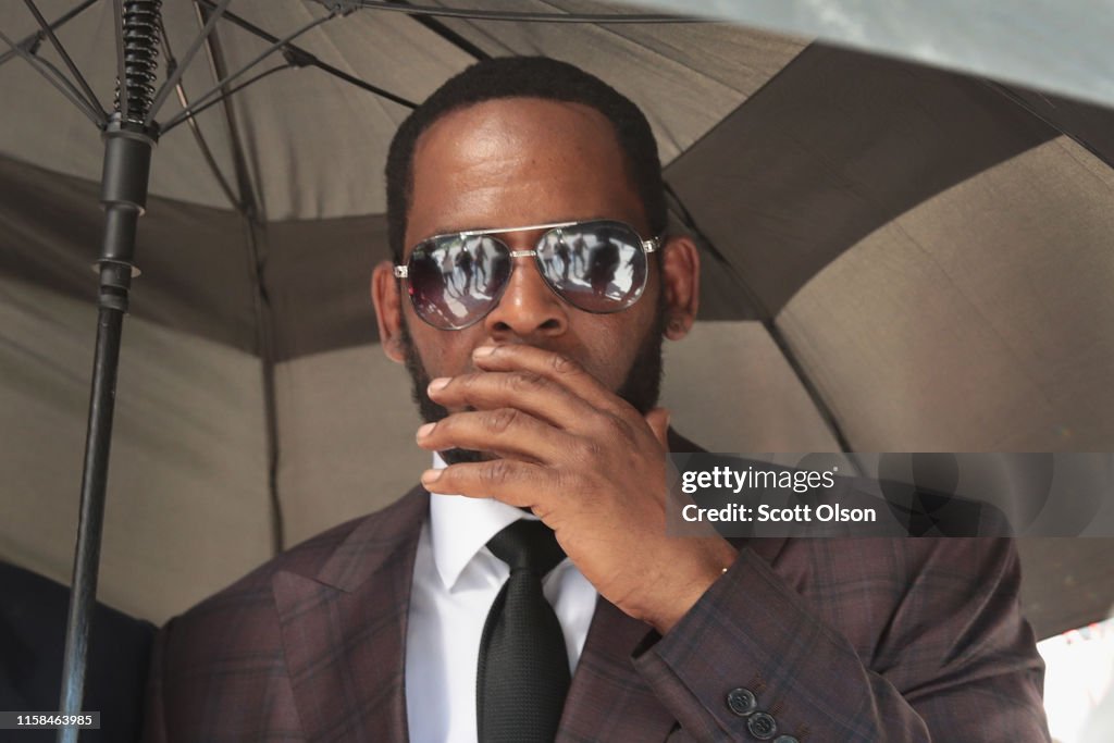R Kelly Returns To Court For Hearing On Aggravated Sexual Abuse Charges