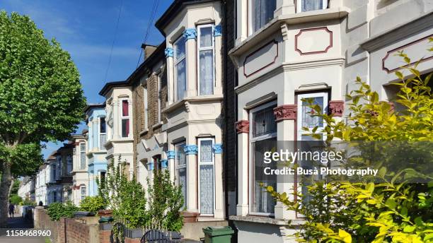 victorian middle-class terraced houses in the district of stratford, east london, england - stratford london stock-fotos und bilder
