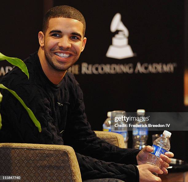 Drake In 2009 72 Drake Rapper 2009 Stock Photos, High-Res Pictures, and Images ...