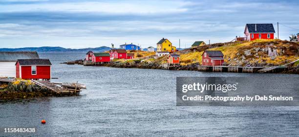 change islands newfoundland - seeprovinzen stock-fotos und bilder