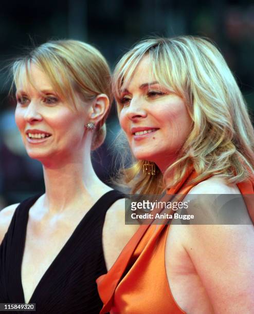 Actresses Cynthia Nixon and Kim Cattrall attend the German premiere of 'Sex And The City' at the Cinestar movie theatre on May 15, 2008 in Berlin,...