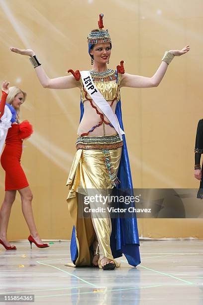 Ehsan Hatem, Miss Universe Egypt 2007 wearing national costume