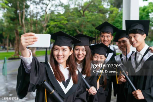Graduation Icon Chinese Pride In Chinese Symbol Photos and Premium High Res Pictures - Getty Images