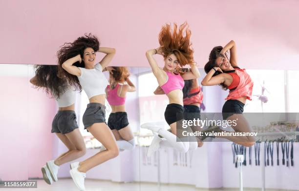 109 Hip Hop Dance Wallpaper Photos and Premium High Res Pictures - Getty Images 109 Hip Hop Dance Wallpaper Photos and Premium High Res Pictures - Getty Images