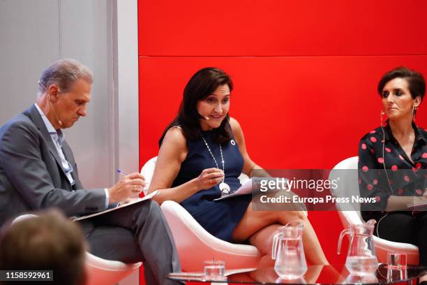 The general director of Servimedia, José Manuel González Huesca , the president of Vodafone Foundation and director of Vodafone in Spain, Remedios...