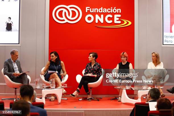 The general director of Servimedia, José Manuel González Huesca , the president of Vodafone Foundation and director of Vodafone in Spain, Remedios...