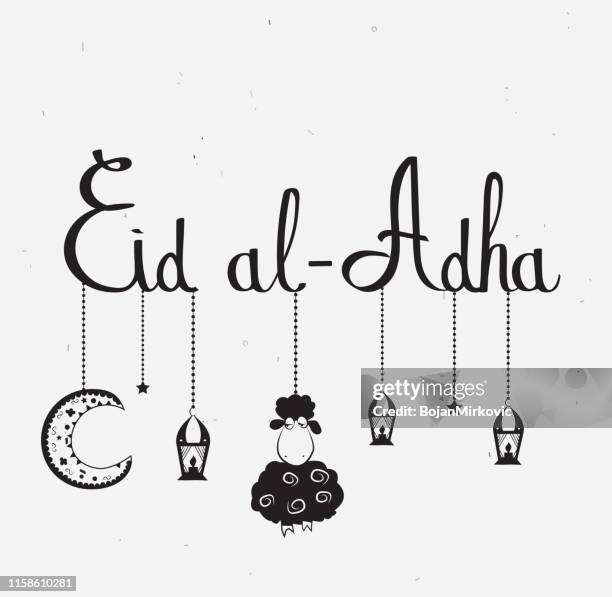 eid al adha schriftzug mit hängenden schafen, mond und laternen. vektor-illustration. - eid al adha stock-grafiken, -clipart, -cartoons und -symbole