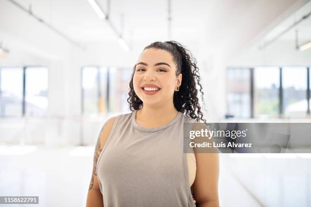 portrait of healthy woman in dance class - gym fashion stock pictures, royalty-free photos & images