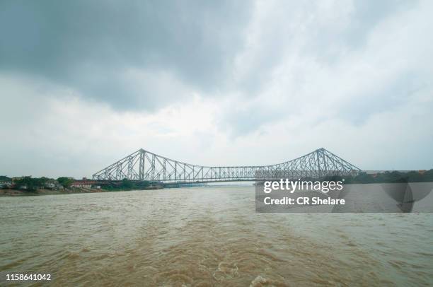 howrah bridge, kolkata, india. - haorabrug stockfoto's en -beelden