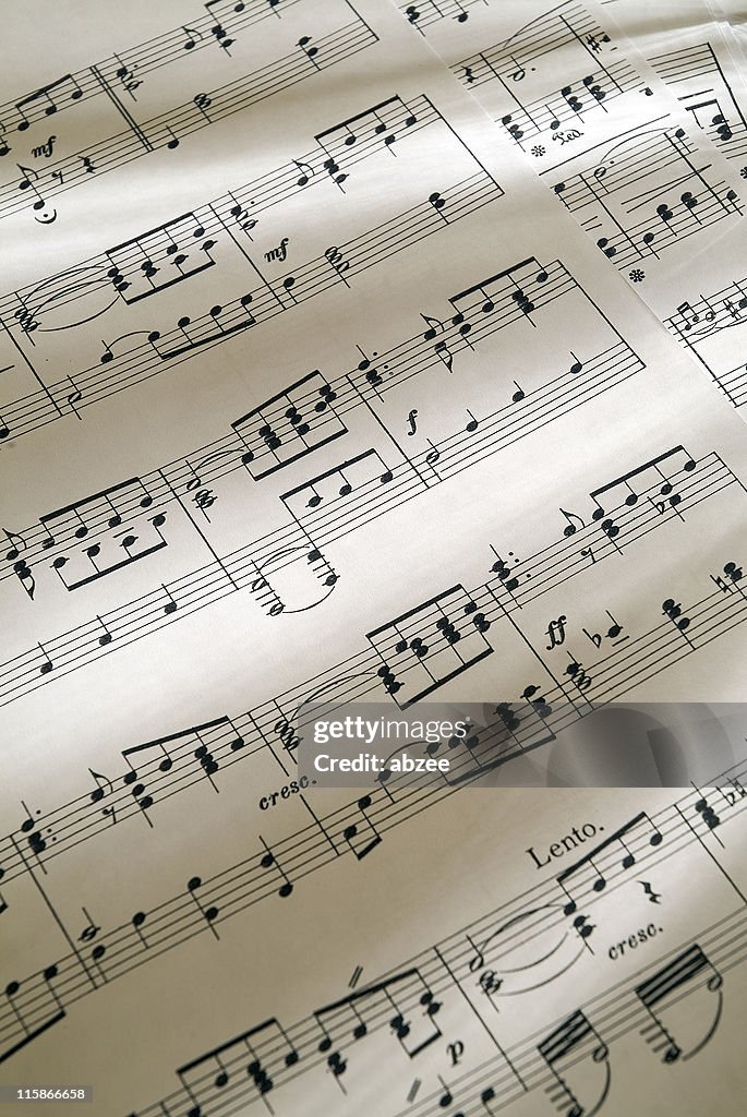 Sheet music with split light source 01