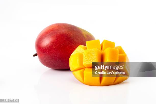 mangoes on white background - マンゴー ストックフォトと画像