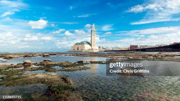 hassan ii mosque, casablanca - casablanca photos et images de collection