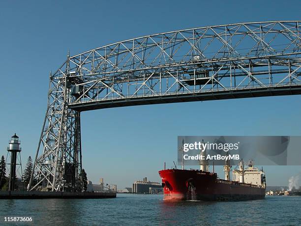 duluth lift bridge - duluth minnesota stock pictures, royalty-free photos & images