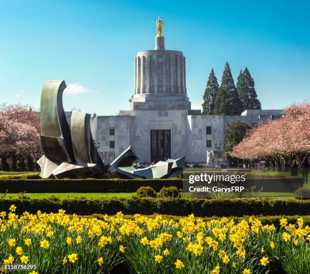 oregon state capitol looking across capitol mall - salem oregon capital stock pictures, royalty-free photos & images