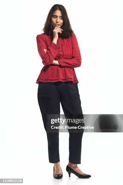 portrait of woman in studio - mirada de reojo fotografías e imágenes de stock