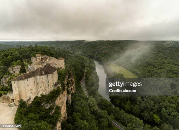 aerial view of the bruniquel castle. - midirock stock pictures, royalty-free photos & images