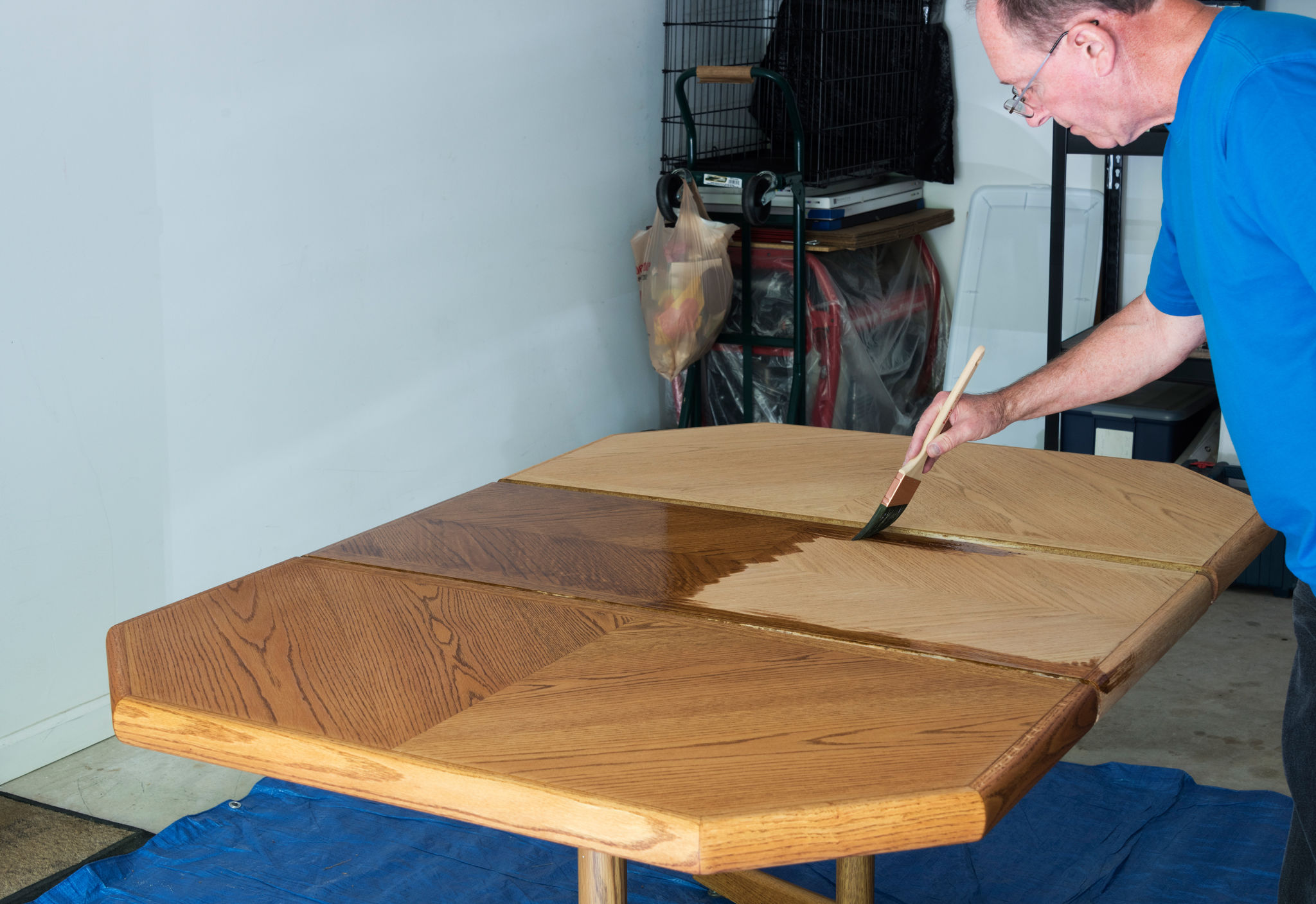 applying furniture finish