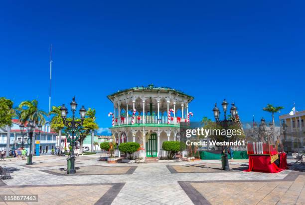 dominican republic, puerto plata, independence square, central park, pavilion - puerto plata imagens e fotografias de stock