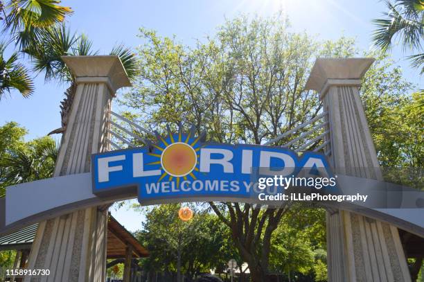 welcome to florida - orlando florida imagens e fotografias de stock