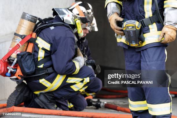 Un nouvel outil de géolocalisation pour aider les pompiers en intervention ". Des pompiers participent, le 18 novembre 2009 à Colomiers, à un...