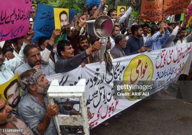 Imran Rind Rickshaw Pakistani Rickshaw Photos and Premium High Res Pictures - Getty Images