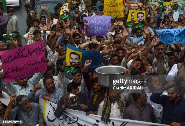 Imran Ricksha Pakistani Rickshaw Photos and Premium High Res Pictures - Getty Images