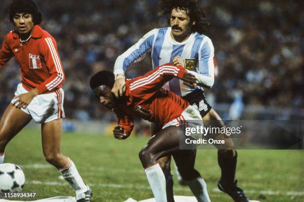 Leopoldo Luque of Argentina during the World Cup 1978 match between Argentina and Peru at Gigante de Arroyito Stadium, Rosario, Argentina, on June...