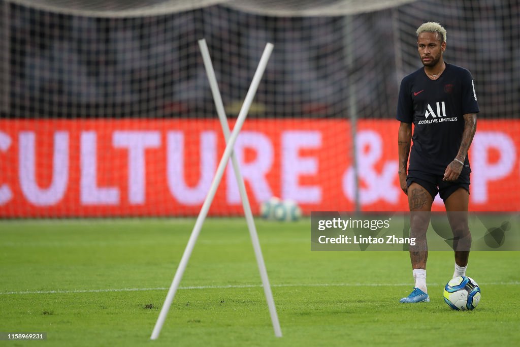 Paris Saint-Germain v Stade Rennais FC - Pre-game Training