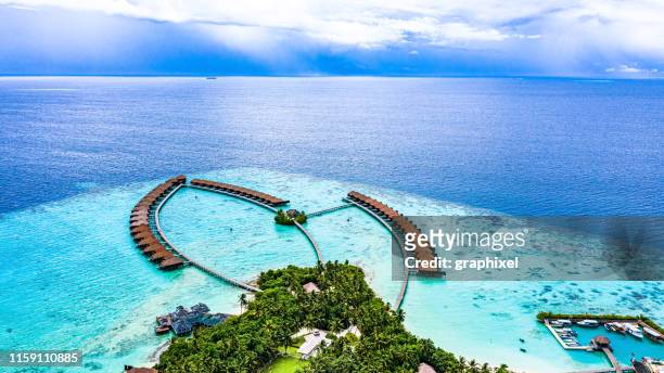 resort de luxe aux maldives - maldives photos et images de collection