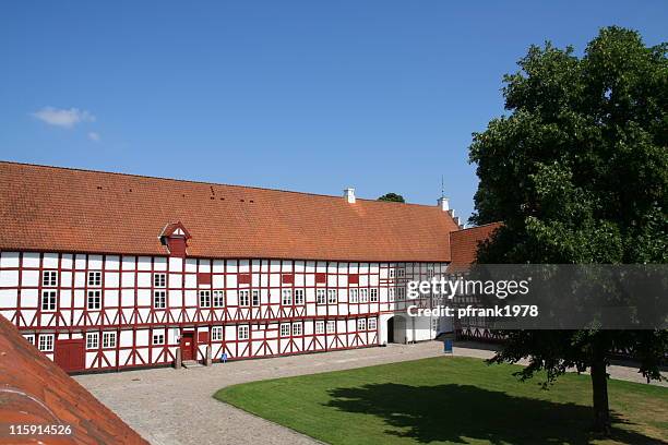 castillo de aalborg aalborghus en dinamarca - aalborg fotografías e imágenes de stock