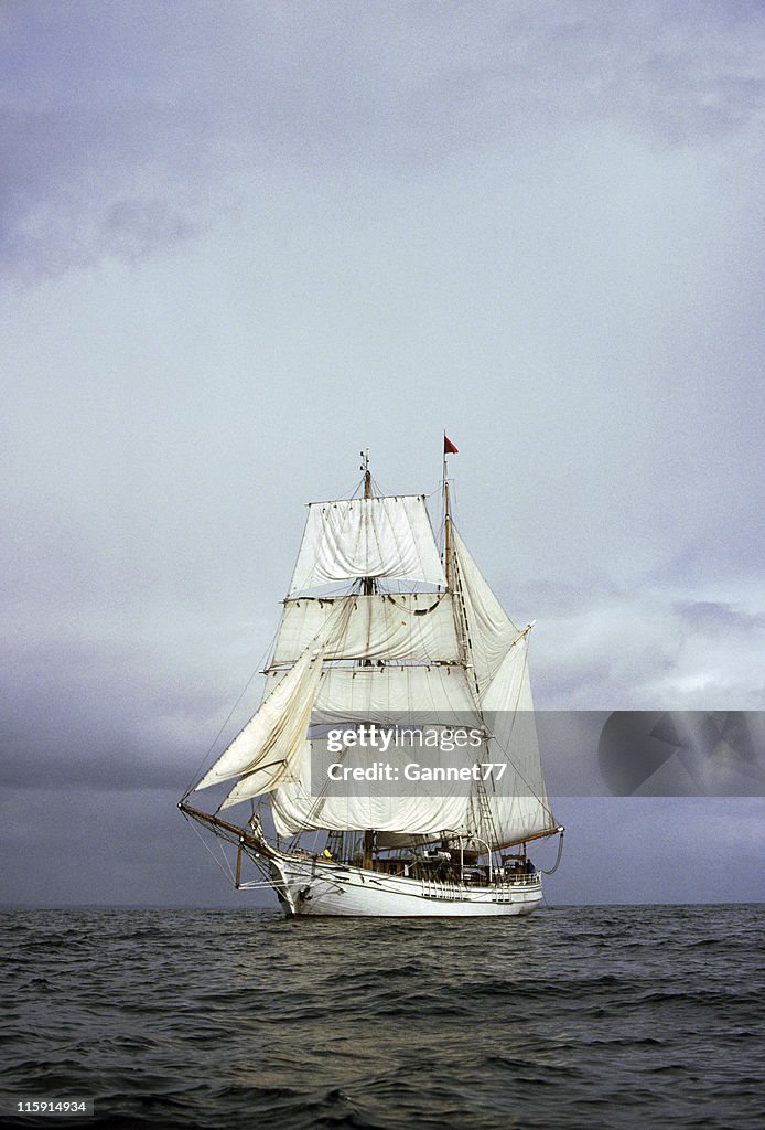 Grand voilier sur la mer