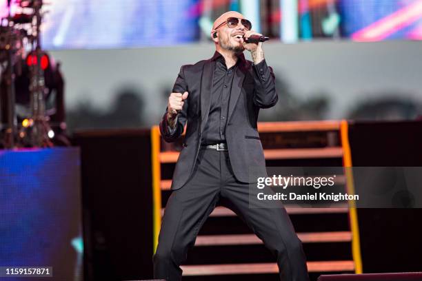 Pitbull Rapper Performance Pitbull (Artist) Photos and Premium High Res Pictures - Getty Images