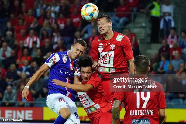 Lukas Tursch of Linz, Alexander Bauer of GAK and Lukas Graf of GAK during the 2. Liga match between Grazer AK 1902 and FC Blau Weiss Linz at Merkur...