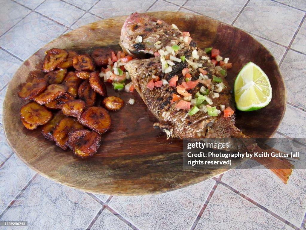 Road Trip Snapshot: Grilled Fish in Dakar Senegal