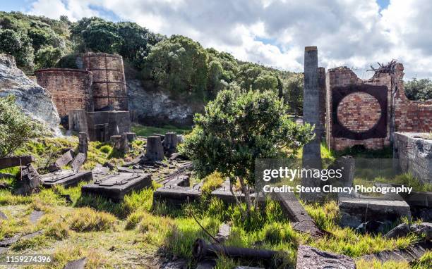 old cement factory - whangarei heads stockfoto's en -beelden