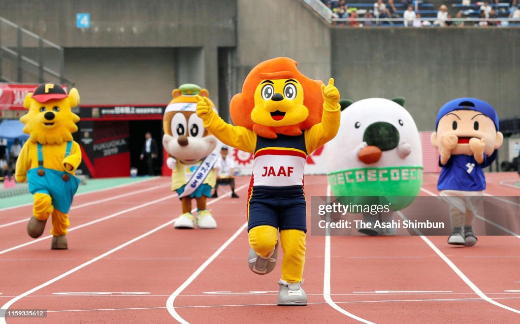 Jaaf JAAF mascot Athlion wins the Yuru-kyara 50m race on day four of the ...