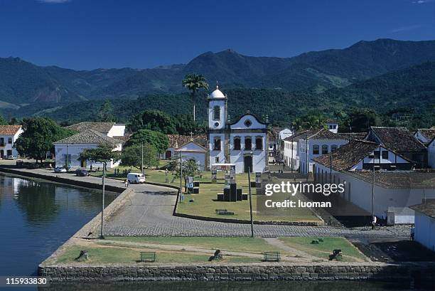 cidade de paraty - igreja - fotografias e filmes do acervo