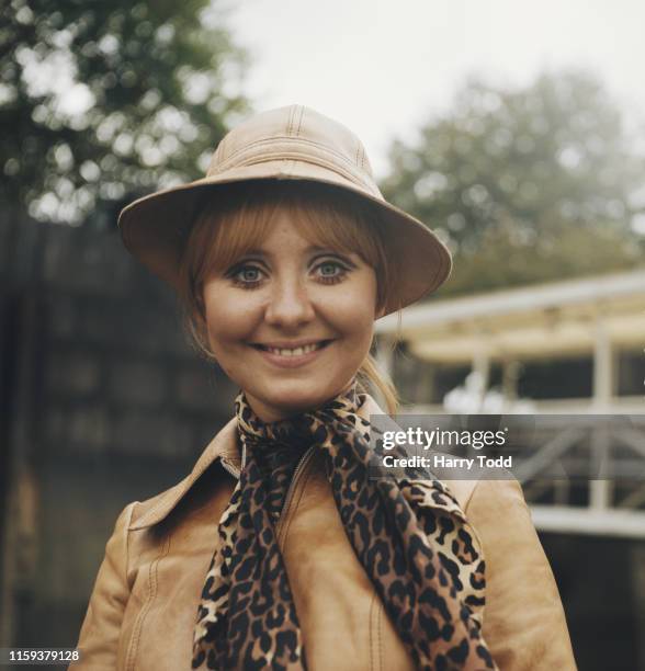 Scottish singer Lulu on the River Thames in London, to publicise her range of beauty products for 16 to 24-year-olds, manufactured by Helene Curtis...