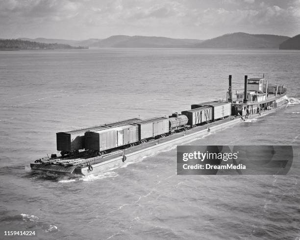Barge Engine 61 Steam Barge Stock Photos, High-Res Pictures, and Images - Getty Images
